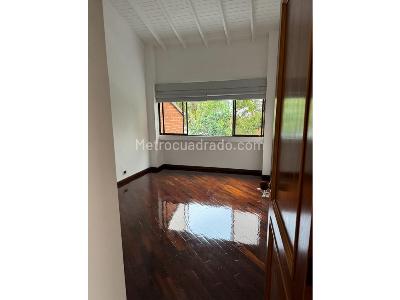 Casa de 3 alcobas en venta en Alejandria, Medellín, 279 m² · foto 8 de 17