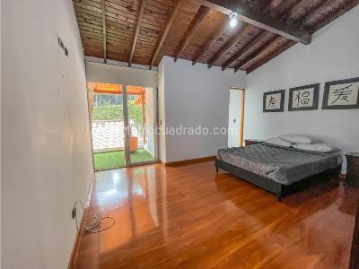 Casa de 4 alcobas en venta en El Tesoro, Medellín, 390 m² · foto 7 de 20