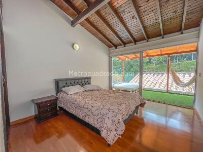Casa de 4 alcobas en venta en El Tesoro, Medellín, 390 m² · foto 9 de 20