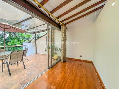 Casa de 4 alcobas en venta en El Tesoro, Medellín, 390 m² · foto 13 de 20