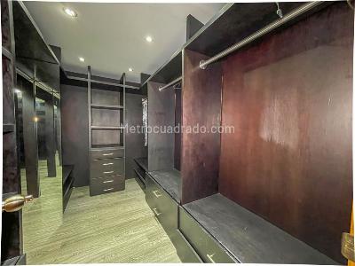 Casa de 4 alcobas en venta en El Tesoro, Medellín, 390 m² · foto 19 de 20