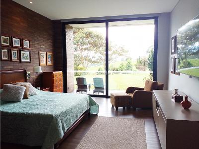 Casa de 3 alcobas en venta en Las Palmas, Medellín, 455 m² · foto 14 de 19