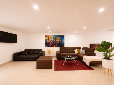 Casa de 4 alcobas en venta en El Tesoro, Medellín, 300 m² · foto 3 de 20