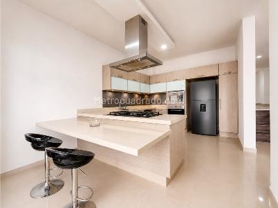 Casa de 4 alcobas en venta en El Tesoro, Medellín, 300 m² · foto 5 de 20