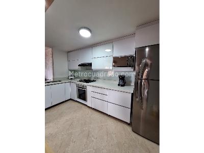 Apartamento de 3 alcobas en arriendo en Castropol, Medellín, 87 m² · foto 5 de 16