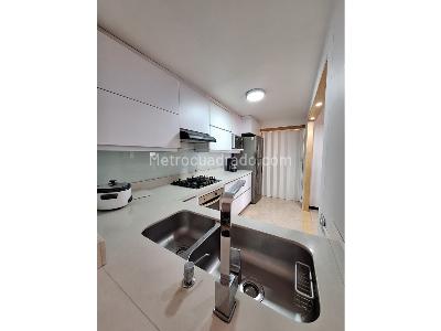Apartamento de 3 alcobas en arriendo en Castropol, Medellín, 87 m² · foto 6 de 16