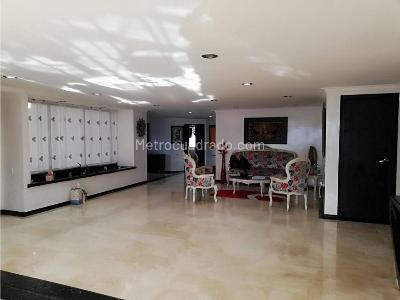 Apartamento de 4 alcobas en venta en Los Balsos, Medellín, 430 m² · foto 2 de 12