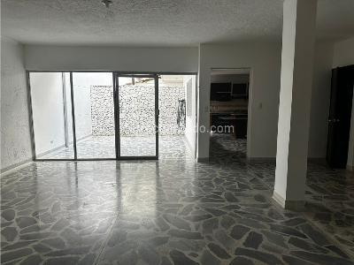 Casa de 5 alcobas en venta en Simon Bolivar, Medellín, 450 m² · foto 4 de 12