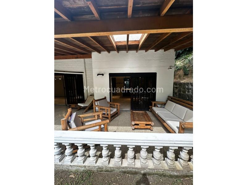 Spacious 3BR House with Modern Kitchen in La Calera - 6