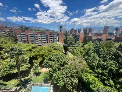 Apartamento de 3 alcobas en arriendo en Los Balsos, Medellín, 125 m² · foto 2 de 17