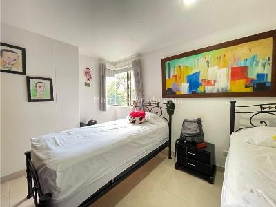 Apartamento de 3 alcobas en venta en San Lucas, Medellín, 200 m² · foto 6 de 20