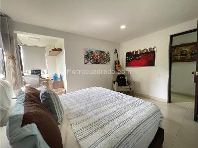 Apartamento de 3 alcobas en venta en San Lucas, Medellín, 200 m² · foto 8 de 20