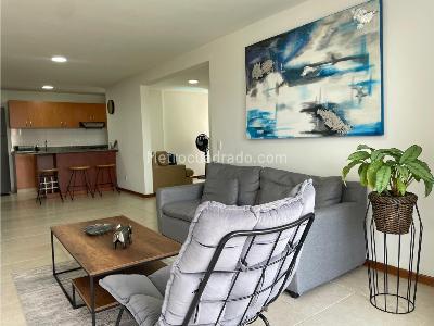 Apartamento en arriendo en Castropol, Medellín · foto 3 de 13