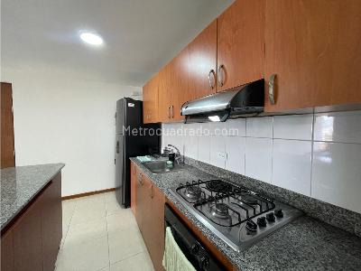 Apartamento en arriendo en Castropol, Medellín · foto 5 de 13