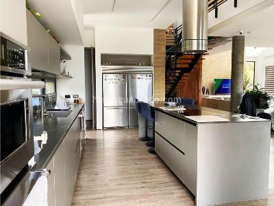 Casa de 4 alcobas en venta en Las Palmas, Medellín, 520 m² · foto 2 de 17