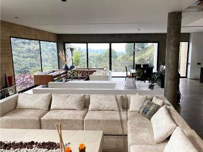 Casa de 4 alcobas en venta en Las Palmas, Medellín, 520 m² · foto 4 de 17
