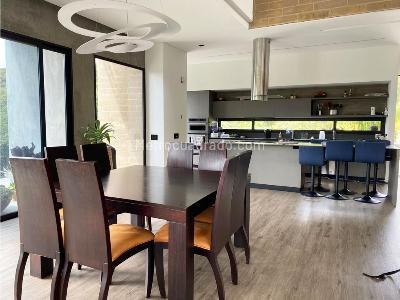Casa de 4 alcobas en venta en Las Palmas, Medellín, 520 m² · foto 6 de 17