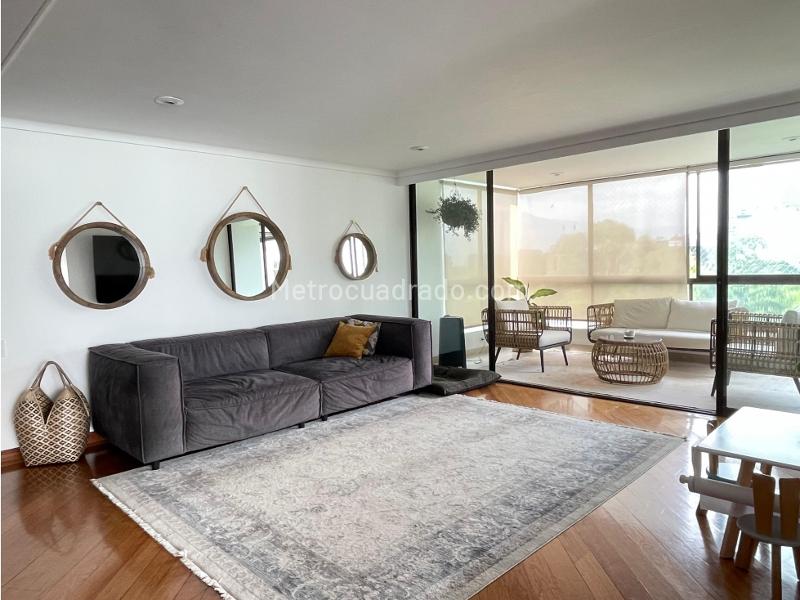 Apartamento Amoblado de 4 Alcobas Cerca a Provenza - 4