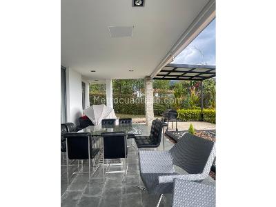 Casa de 4 alcobas en venta en Loma Del Escobero, Medellín · foto 4 de 19