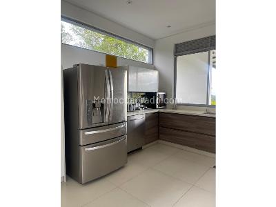 Casa de 4 alcobas en venta en Loma Del Escobero, Medellín · foto 6 de 19