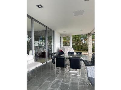 Casa de 4 alcobas en venta en Loma Del Escobero, Medellín · foto 9 de 19