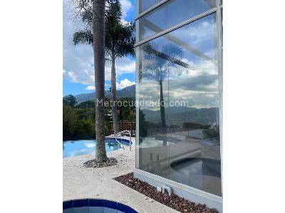Casa de 4 alcobas en venta en Loma Del Escobero, Medellín · foto 19 de 19