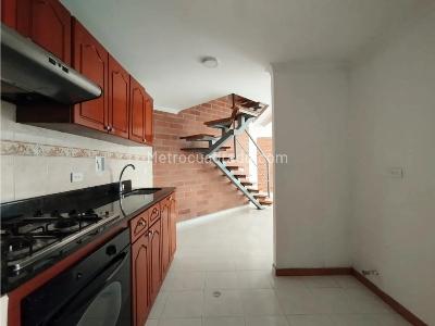 Apartamento en venta en Loma Del Indio, Medellín · foto 7 de 17