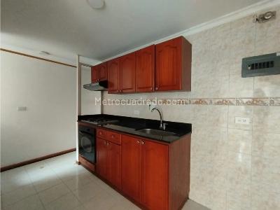 Apartamento en venta en Loma Del Indio, Medellín · foto 8 de 17