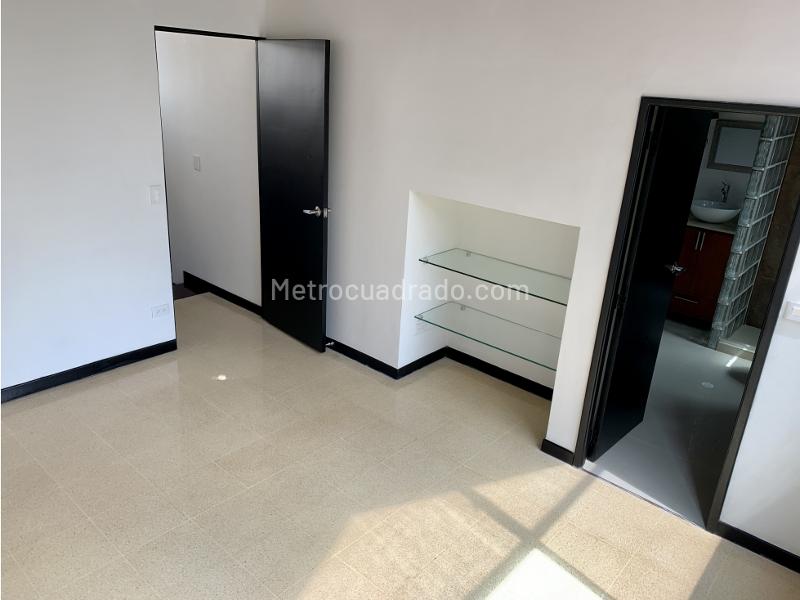 4BR House in El Tesoro with Garden - 4