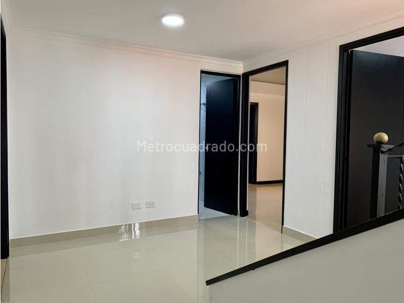 4BR House in El Tesoro with Garden - 6