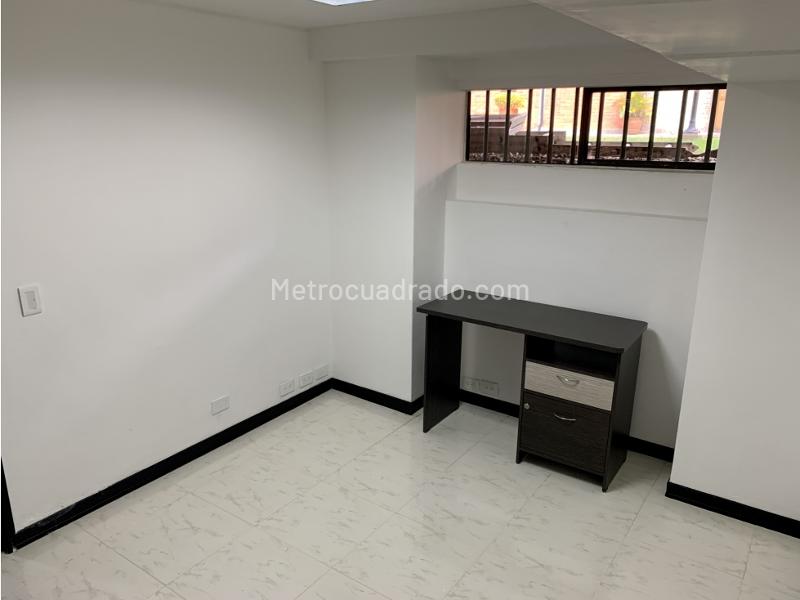 4BR House in El Tesoro with Garden - 8