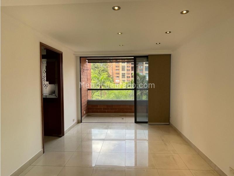 Apartamento Amplio de 3 Alcobas en Loma de Los González - 3