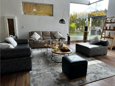 Casa de 4 alcobas en venta en Loma Del Escobero, Medellín, 1260 m² · foto 8 de 20