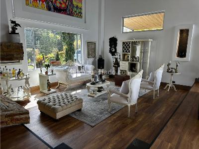 Casa de 4 alcobas en venta en Loma Del Escobero, Medellín, 1260 m² · foto 9 de 20