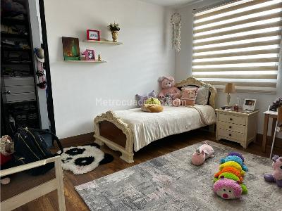 Casa de 4 alcobas en venta en Loma Del Escobero, Medellín, 1260 m² · foto 16 de 20
