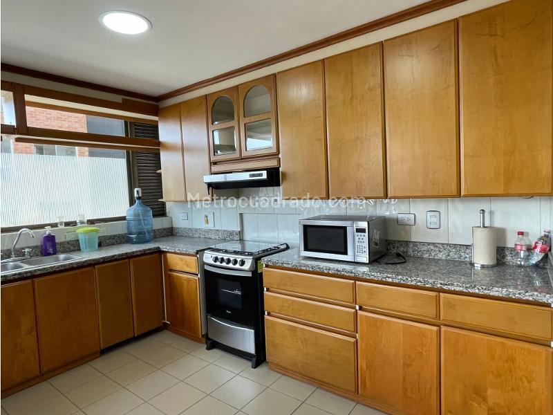 Apartamento de 4 Alcobas con Jardín en Los Balsos - 5