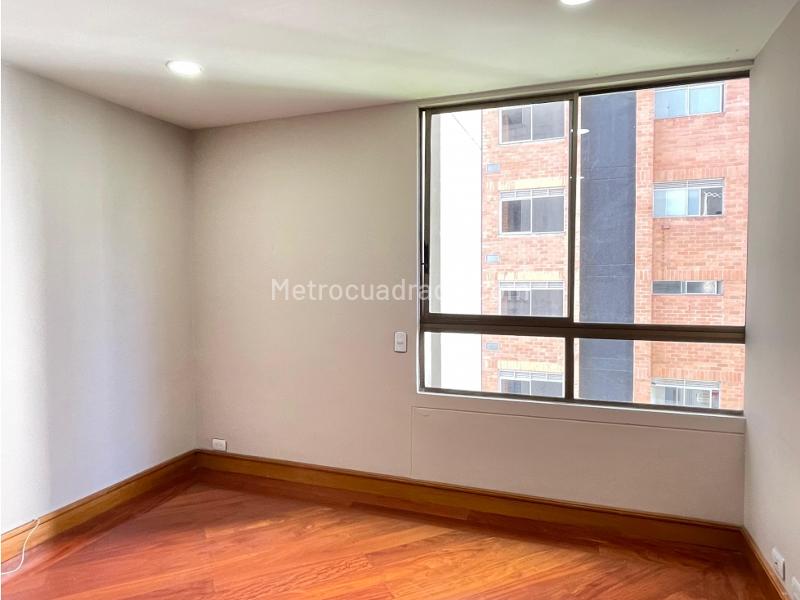Apartamento de 4 Alcobas con Jardín en Los Balsos - 7