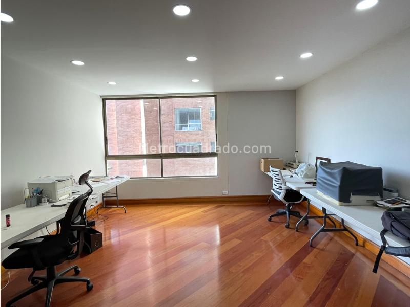 Apartamento de 4 Alcobas con Jardín en Los Balsos - 8