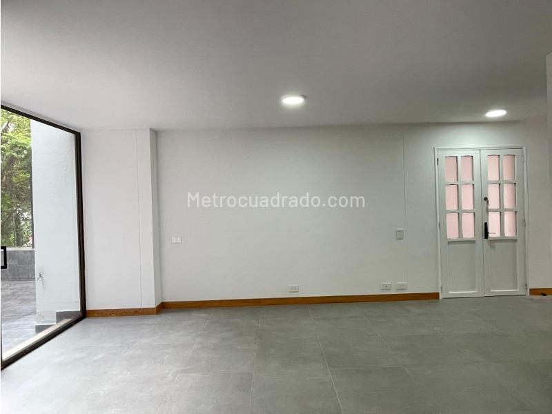 Casa de 3 Alcobas y 3 Baños en San Lucas, El Poblado - 9