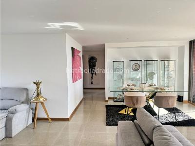 Apartamento en venta en El Campestre, Medellín · foto 2 de 20