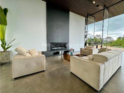 Casa de 5 alcobas en venta en Llanogrande, Medellín · foto 5 de 18
