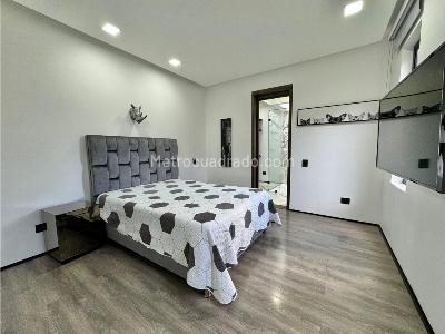 Casa de 5 alcobas en venta en Llanogrande, Medellín · foto 12 de 18