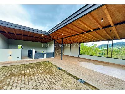 Casa de 5 alcobas en venta en Llanogrande, Medellín · foto 17 de 18