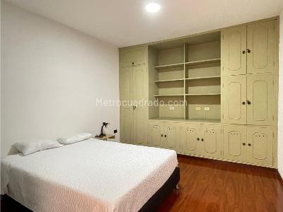 Casa de 5 alcobas en arriendo en Avenida Jardin, Medellín, 370 m² · foto 13 de 20