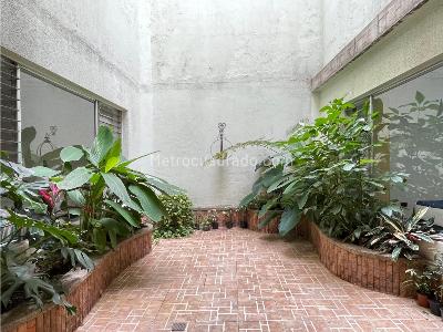 Casa de 5 alcobas en arriendo en Avenida Jardin, Medellín, 370 m² · foto 15 de 20