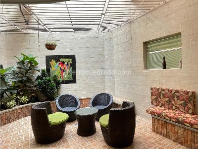 Casa de 5 alcobas en arriendo en Avenida Jardin, Medellín, 370 m² · foto 16 de 20