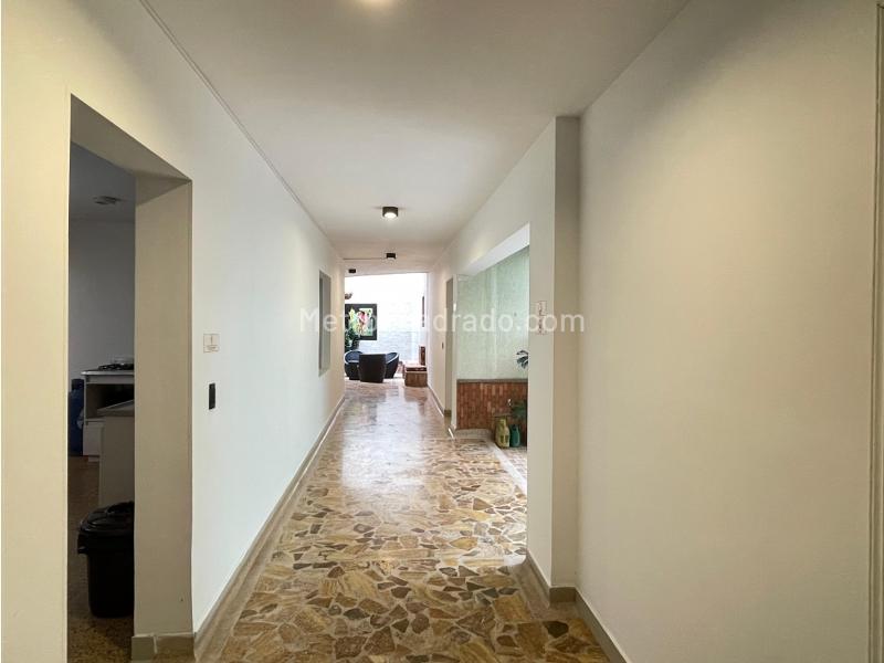 Elegant 5BR House in Laureles Area - 7