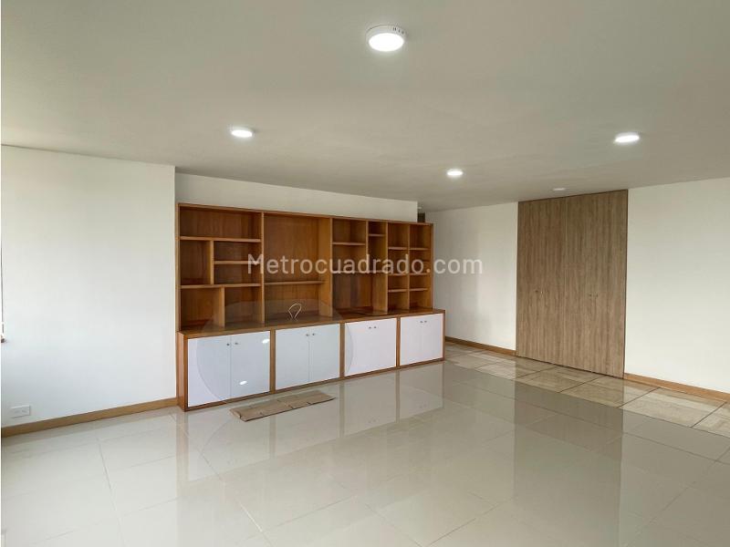 Modern 3BR Apartment with Social Areas in La Linde - 5
