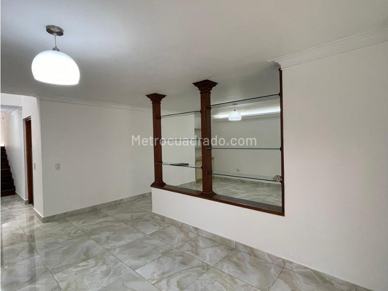 4BR House with Modern Finishes in Castropol - 7