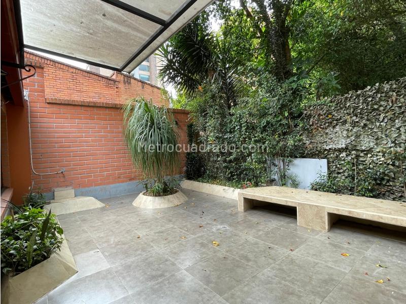 4BR House with Modern Finishes in Castropol - 8